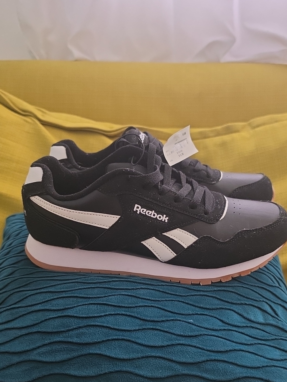 Reebok Men's Black and White Classic Sneakers